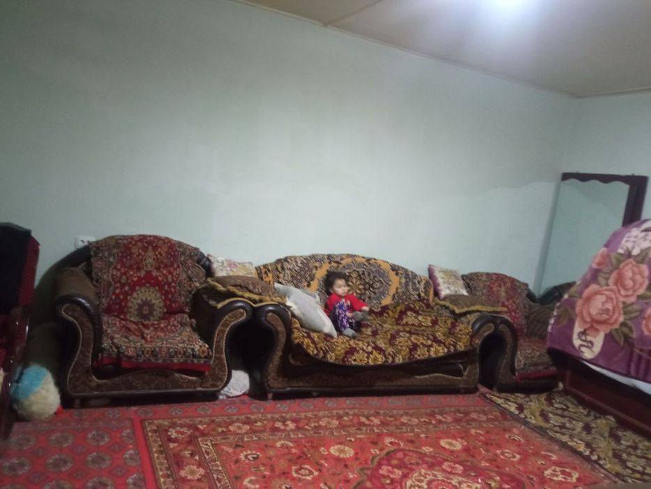 Продаётся М.Улугбекский район Учхоз Дом Участок 6 ком, 6 соток.