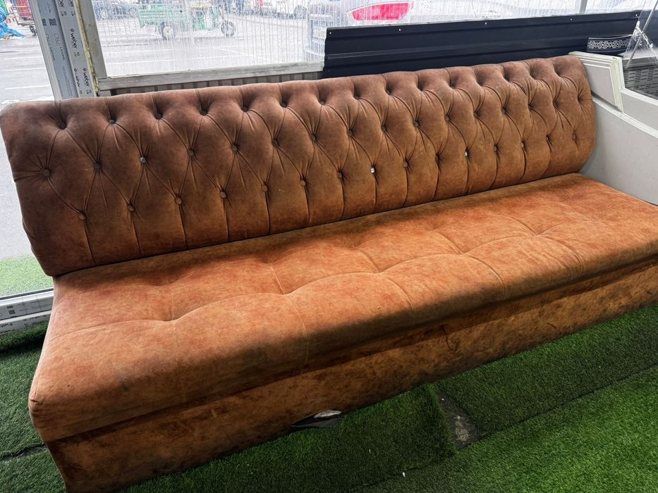 Диван в хорошем состоянии