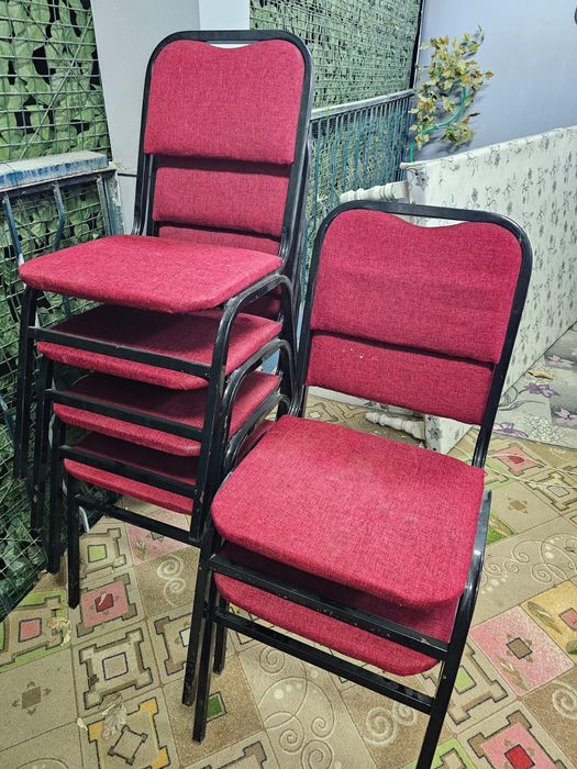 Стулья шт за  5000 тг