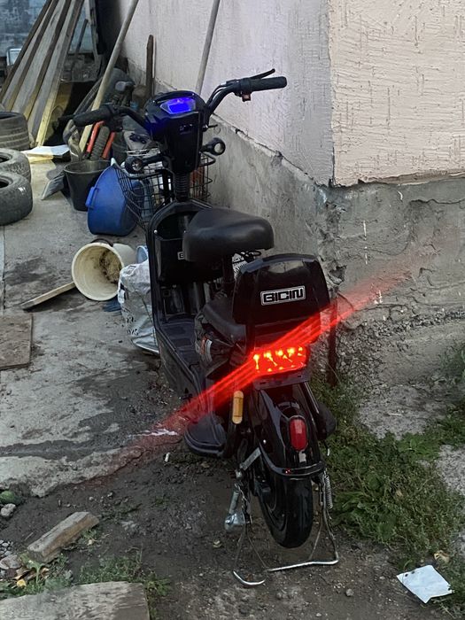Скутер Sk8 500W. А
