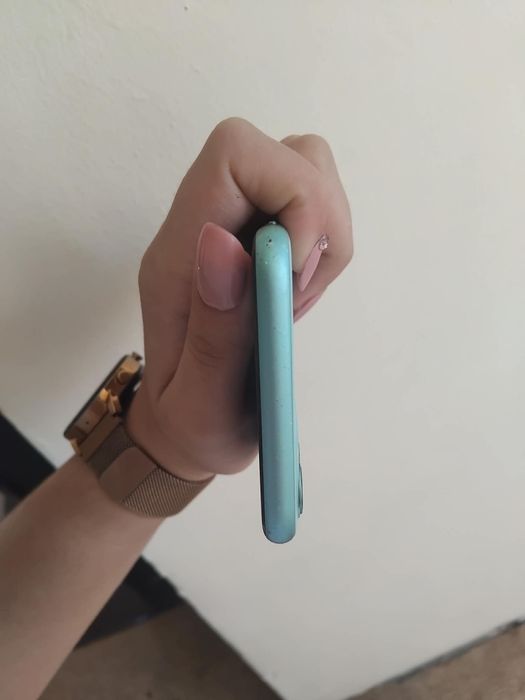 Iphone 11  тюркоаз