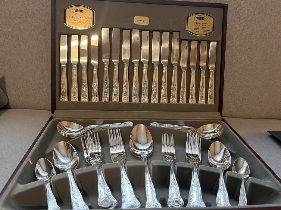 Стилни прибори за хранене със сребърно покритие