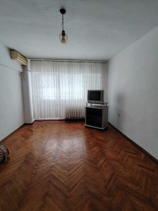 Apartament 1 cameră – 47.000 eur, negociabil, bl. Dorobantilor intersectie cu Tineretului. Se acceptă credit.