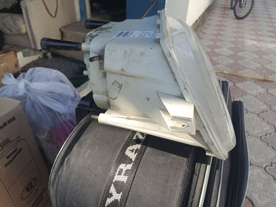 Продам левую фару