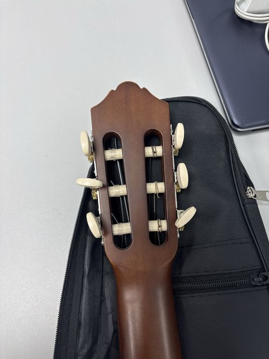 Гитара Yamaha c40