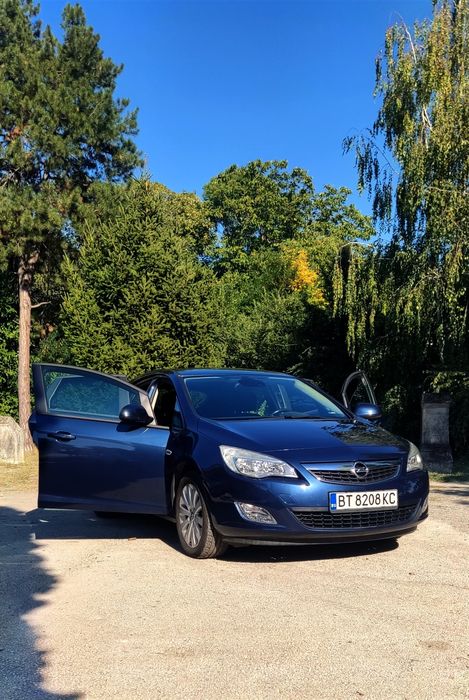 Опел Астра J 2010 год 1,7 СДТИ