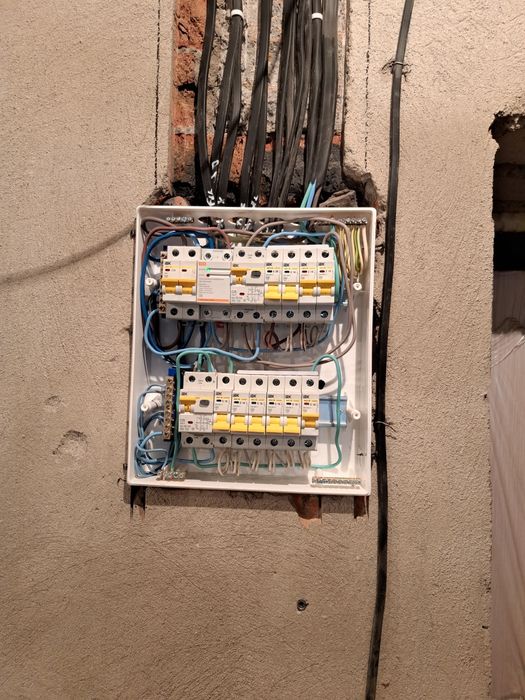 Электрик, электромонтажник