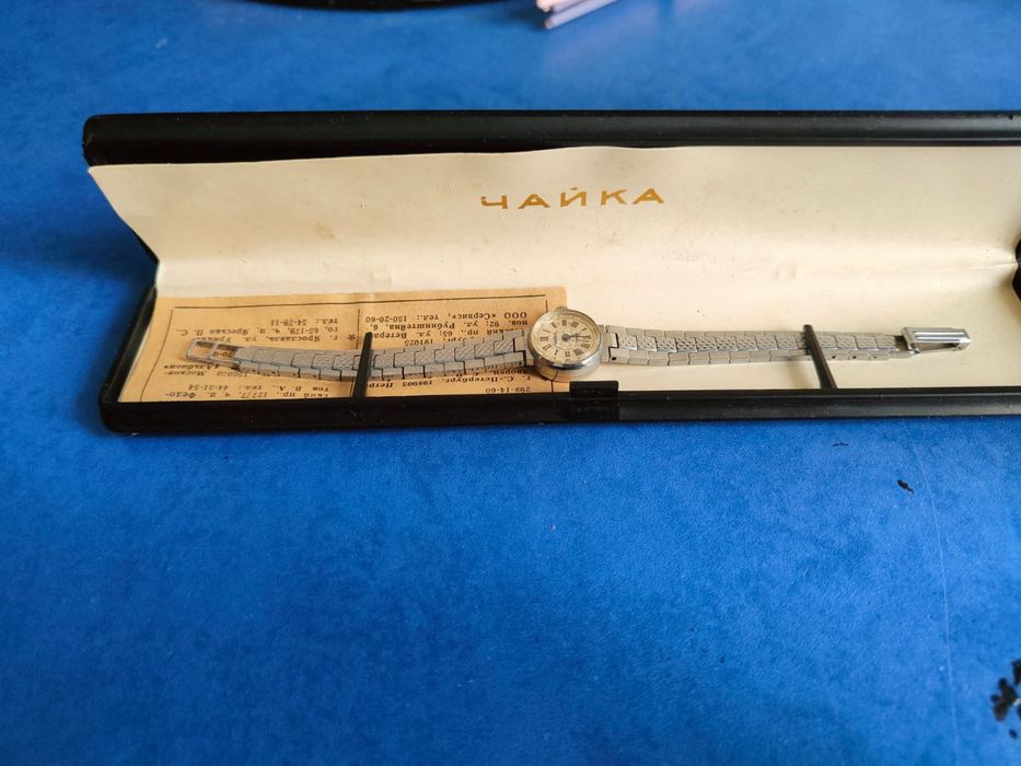 Продам женские механические часы ЧАЙКА