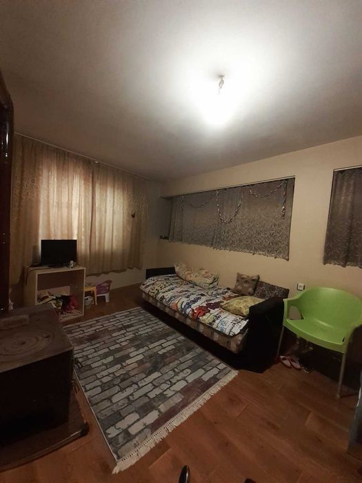 ДВУЕТАЖНА КЪЩА в кв. Тракийски, гр. Хасково