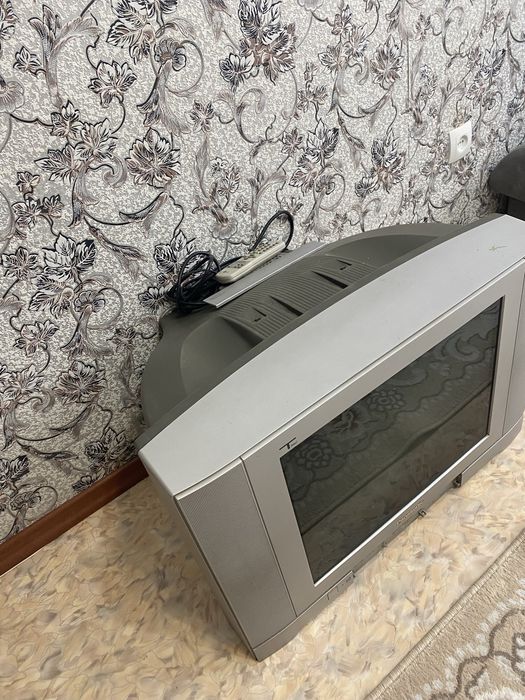 Срочно продам старый телевизор но рабочий