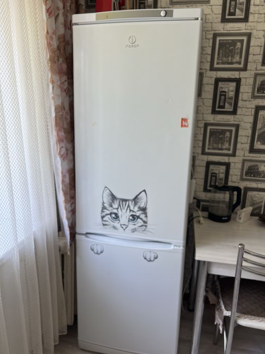 Продам холодильник