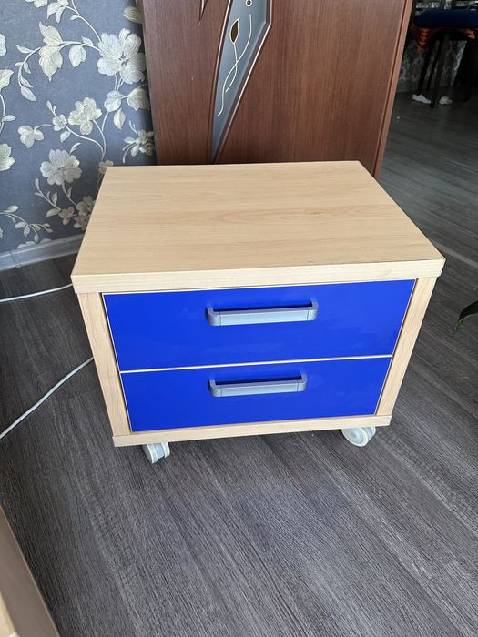 Продам тумбочки для спальни