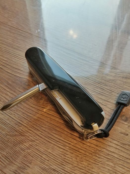 Victorinox Deluxe Tinker.
