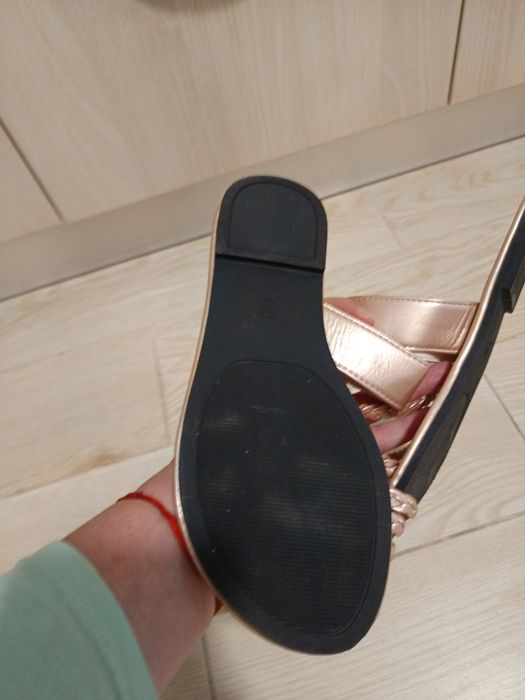 Slapi dama mărimea 38