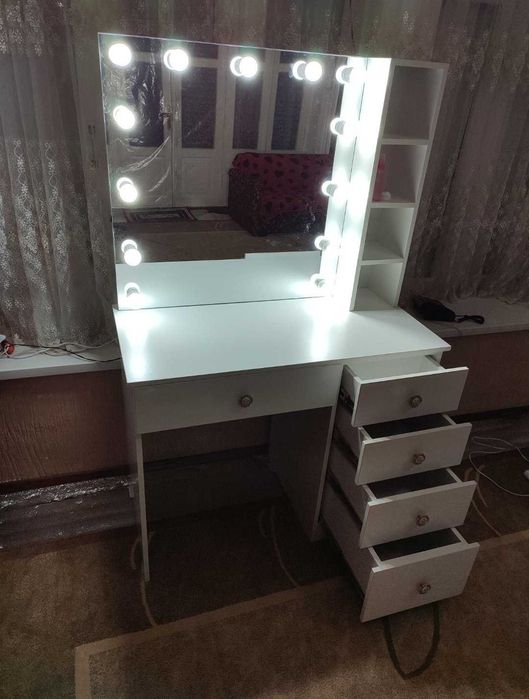 Столик для салона