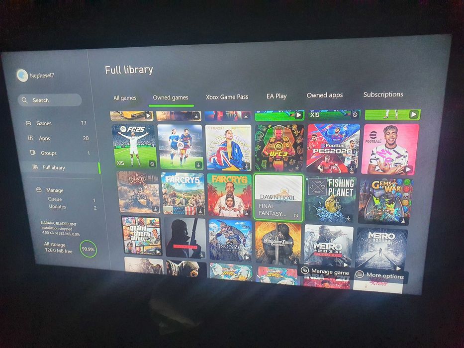 Vand consola Xbox One S de 1tb + 2 manete si 14 jocuri