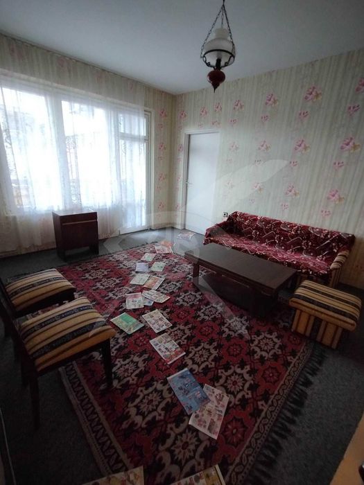 Дава се под наем Тристаен апартамент в Варна, Зимно кино Тракия - 70 кв.м за 325 € - Снимка #2