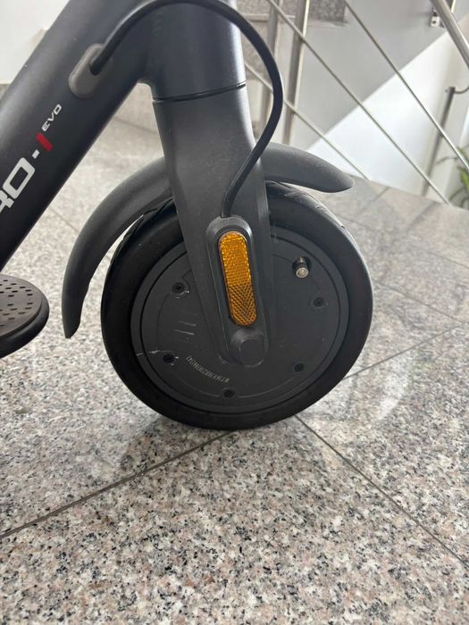 Trotinetă electrică DUCATI PRO-I EVO V3 – stare generală foarte bună