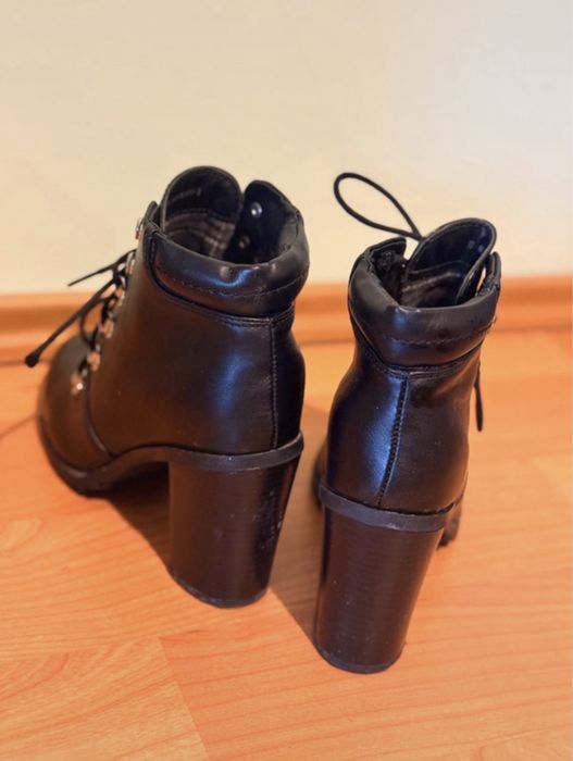 Botine cu toc gros
