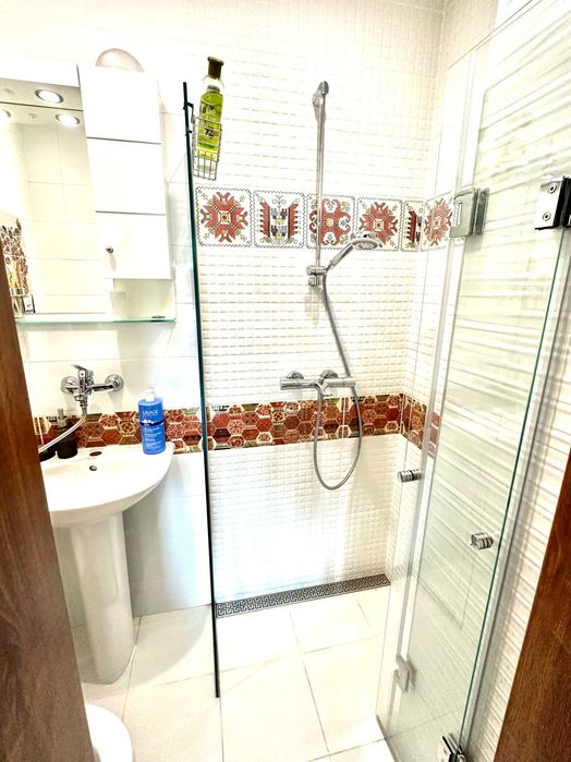 Продава се Двустаен апартамент в София, Овча купел 2 - 114 кв.м за 2150 €/кв.м - Снимка #11