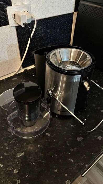 Storcator de fructe si legume Heinner XF-1000SS