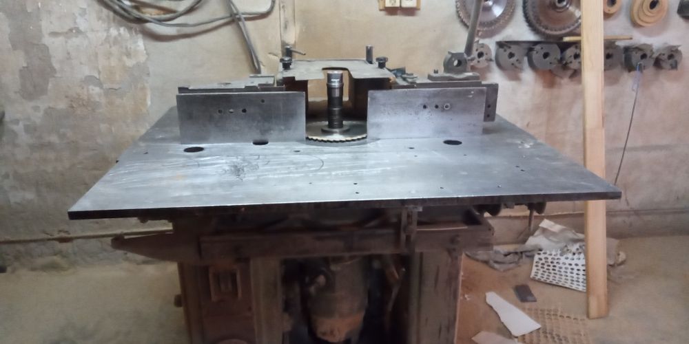 Станки деревообрабатывающие