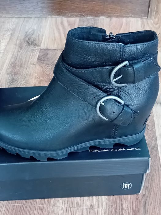 Ghete piele noi marca Sorrel