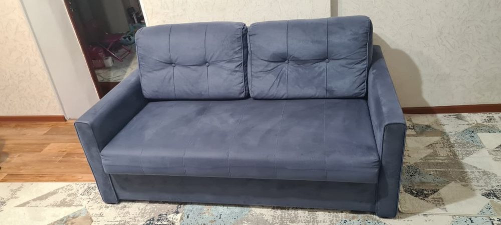 Диван вместе с креслом