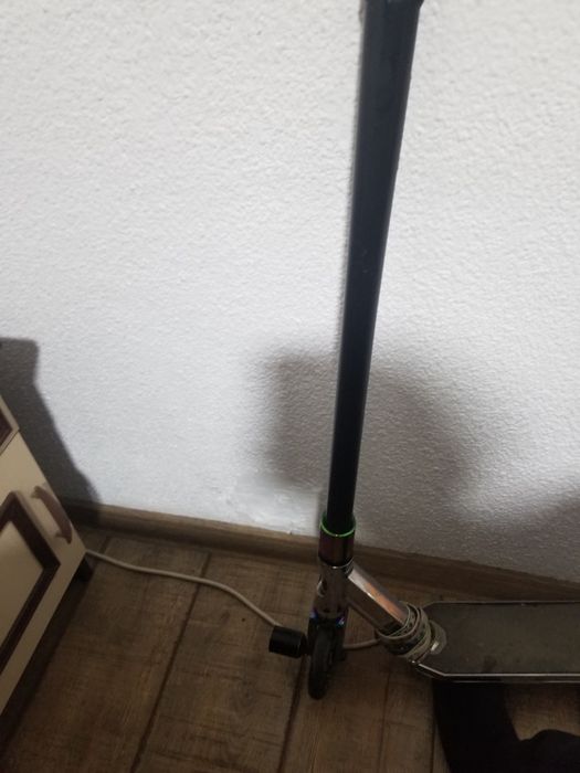 Trotineta oxelo in stare foarte buna imbusuri incluse