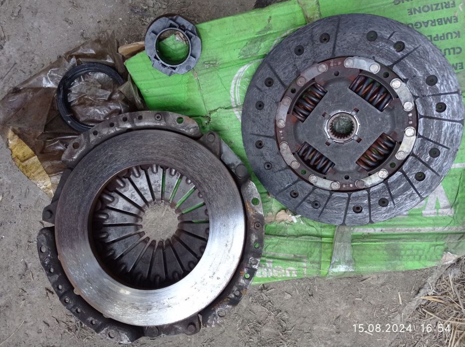 Дверь на BMW   И карзина форд- транзит