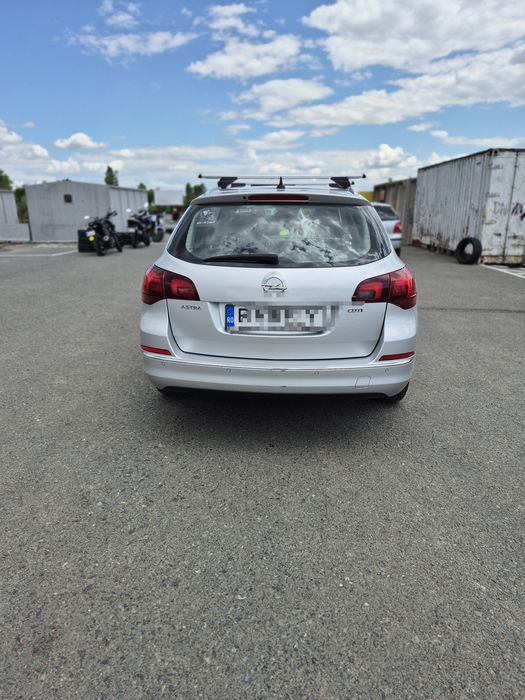 Vand auto Opel Astra J Sport Tourer