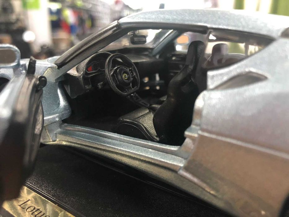BURRAGO нова метална колекционерска количка LOTUS EVORA S IPS 1:24