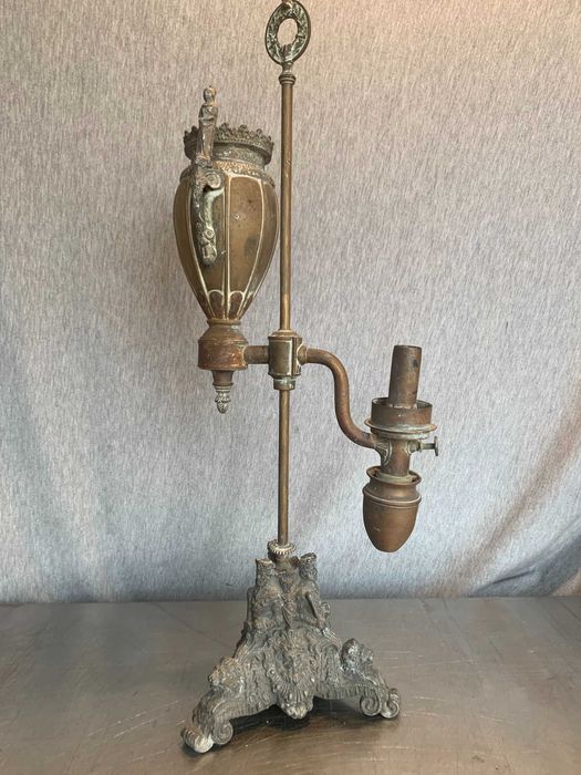 Антична бронзова маслена лампа