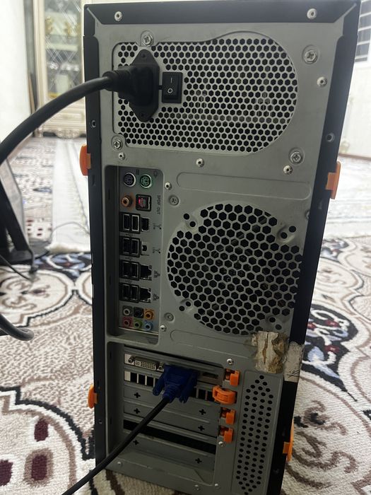 Компьютер кейс с монитором