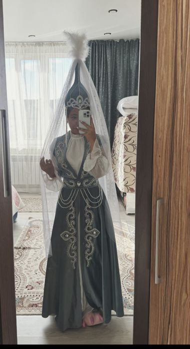 узату платья 46 размер новый