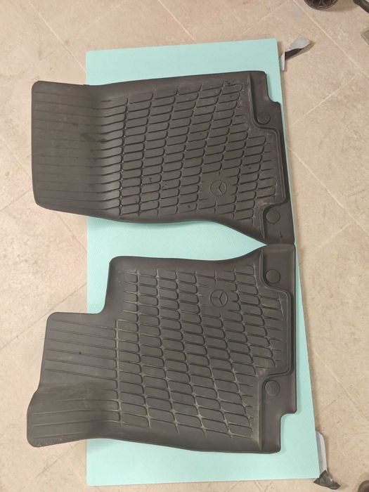 Оригинални гумени стелки за Мерцедес C класа 2021-2025 г.