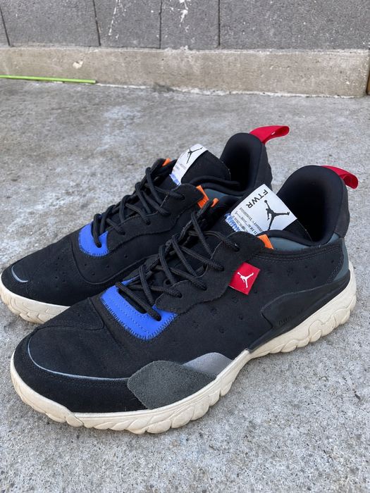 Jordan Delta 2 – Black / Mineral Slate / University Red – №46  Продавам оригинални Jordan Delta 2
