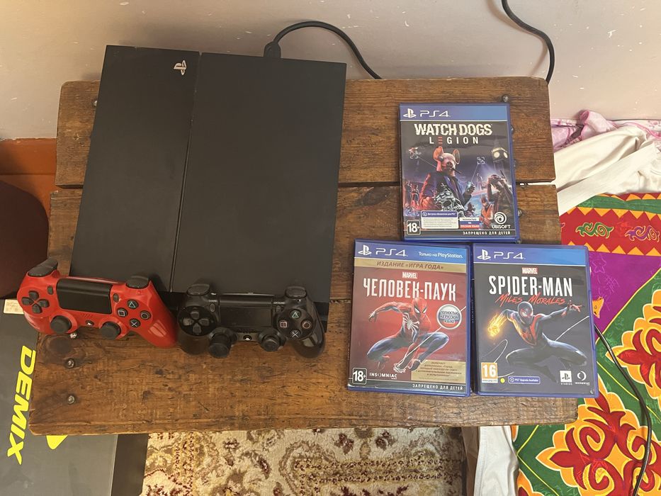 Продаю Playstation 4