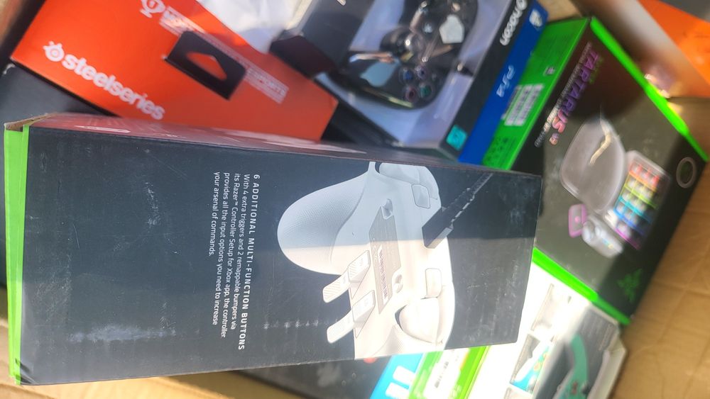 Чисто нов Джоистик Контролер Razer - Wolverine V2 Chroma, бял, Xbox/PC