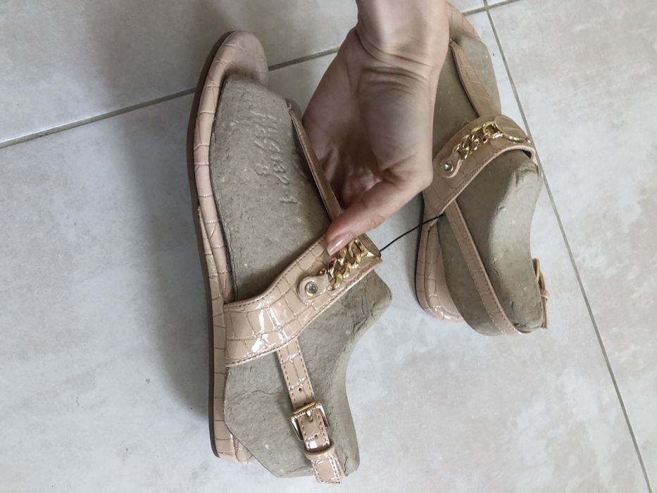 Дамски сандали Guess