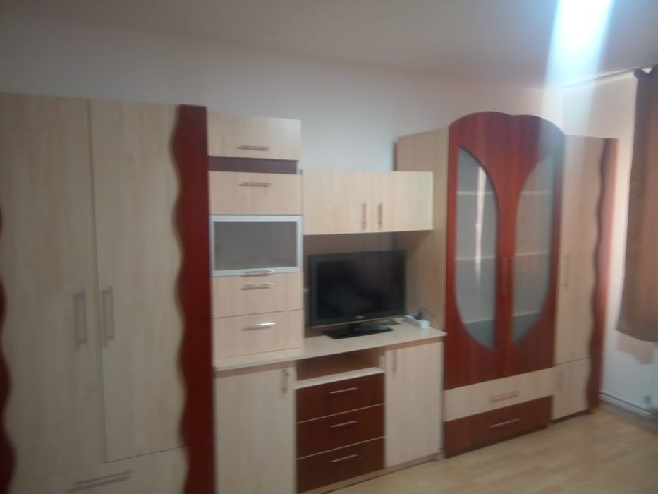 Proprietar închiriez garsoniera ,confort 1