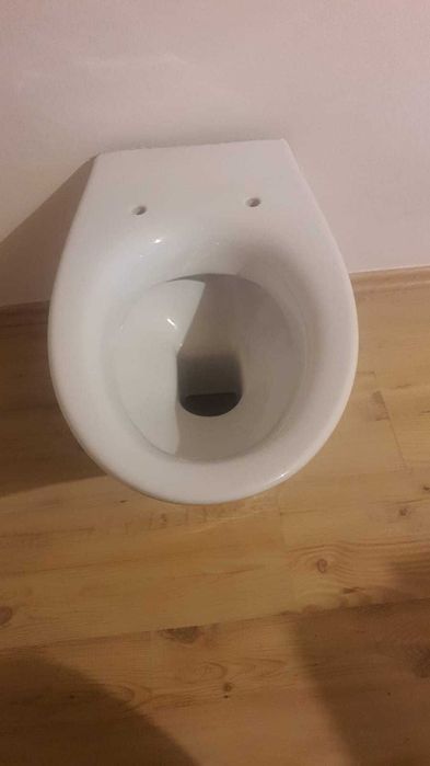 Wc suspendat nou