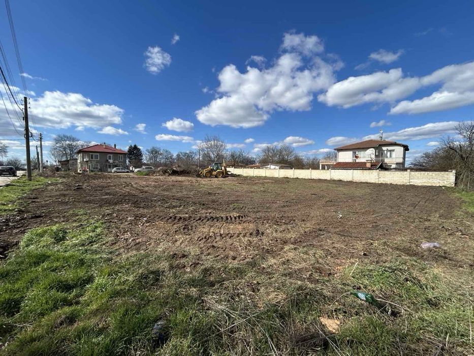 Парцел с къща по документи – с. Стожер, близо до парк