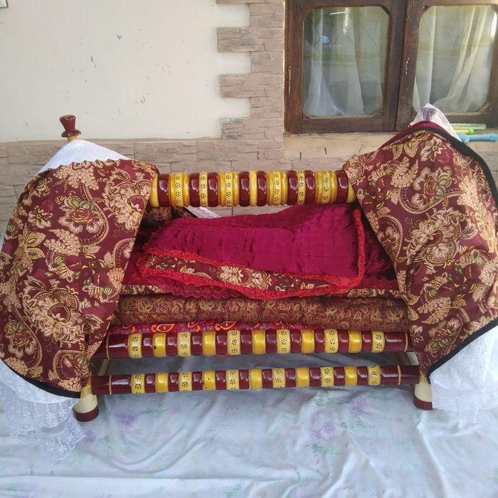 Beshik sotiladi yengi