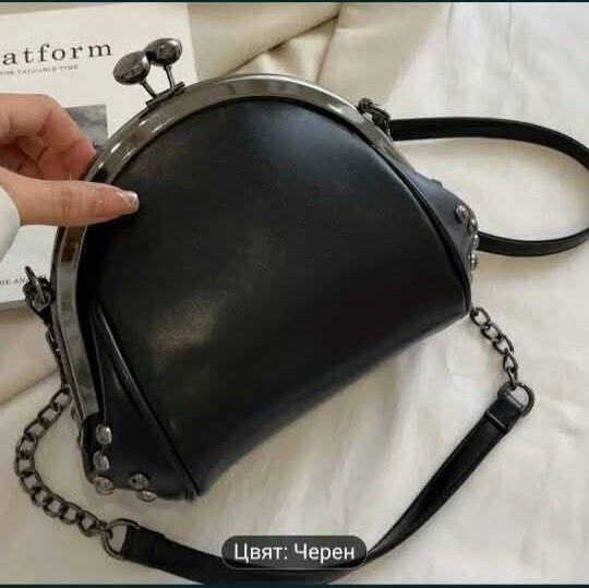 Дамска черна чанта