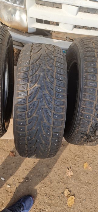 Продам зимние шины .