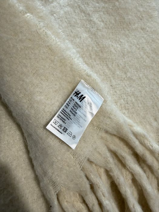Дамска шапка и шал H&M