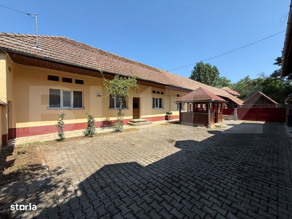 Pensiune + casa pe 5.500 mp, la poalele Muntilor Fagaras – Gura-Vaii