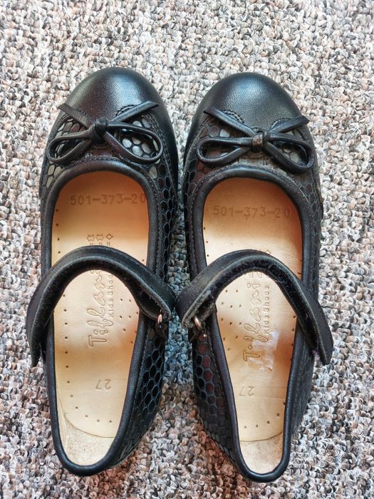 Продам новые туфли для девочек