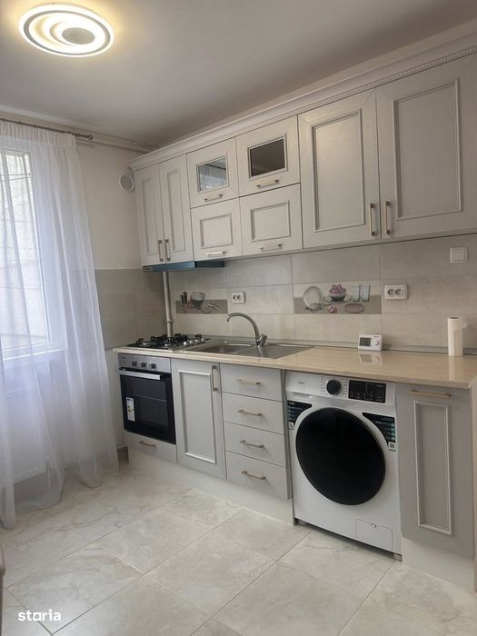 De inchiriat apartament 2 camere și balcon,renovat, mobilat și utilat